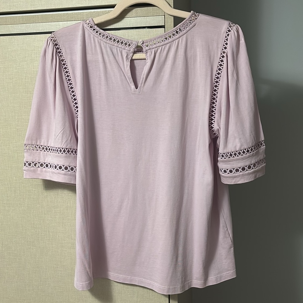 Ann Taylorr cut out short sleeves tee size S - Picture 3 of 4